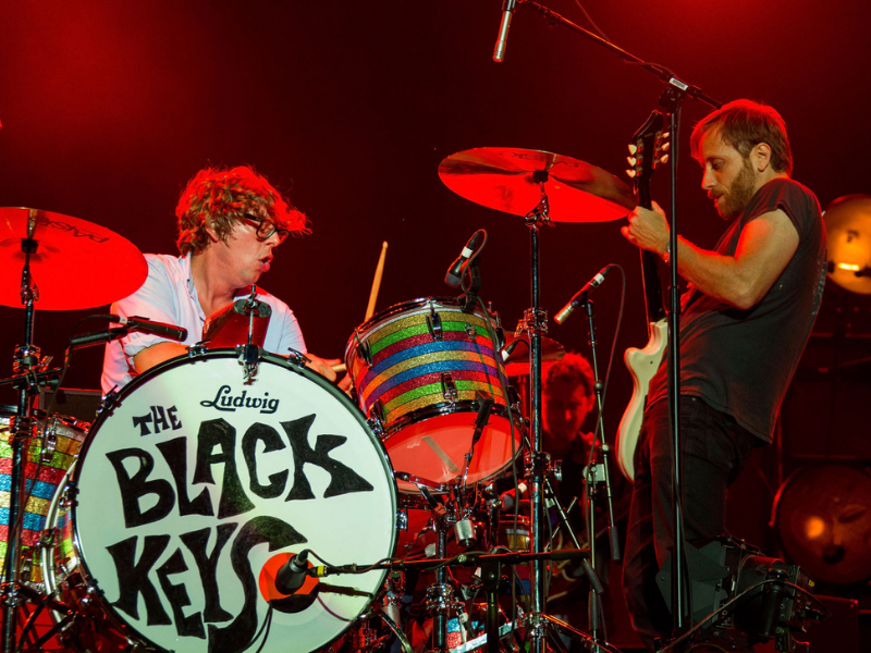 The Black Keys, Band of Horses & Ceramic Animal